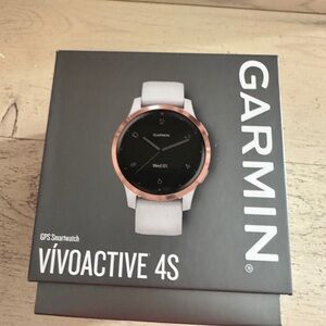 Garmin vívoactive 4S Smartwatch - White Band with Rose Gold Bezel